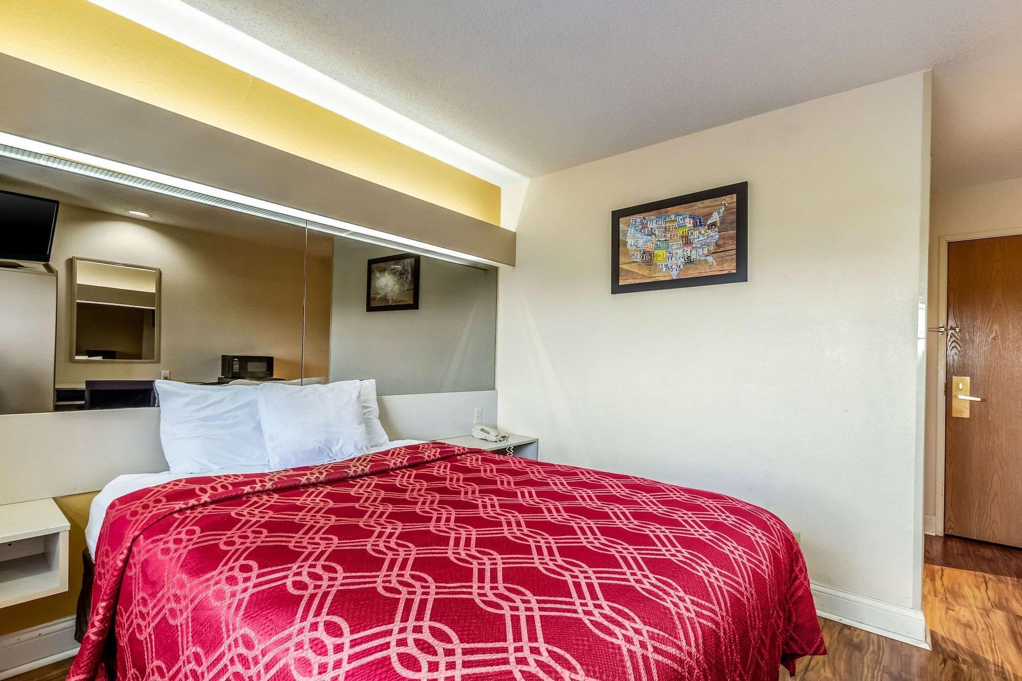 Hotel Econo & Evansville