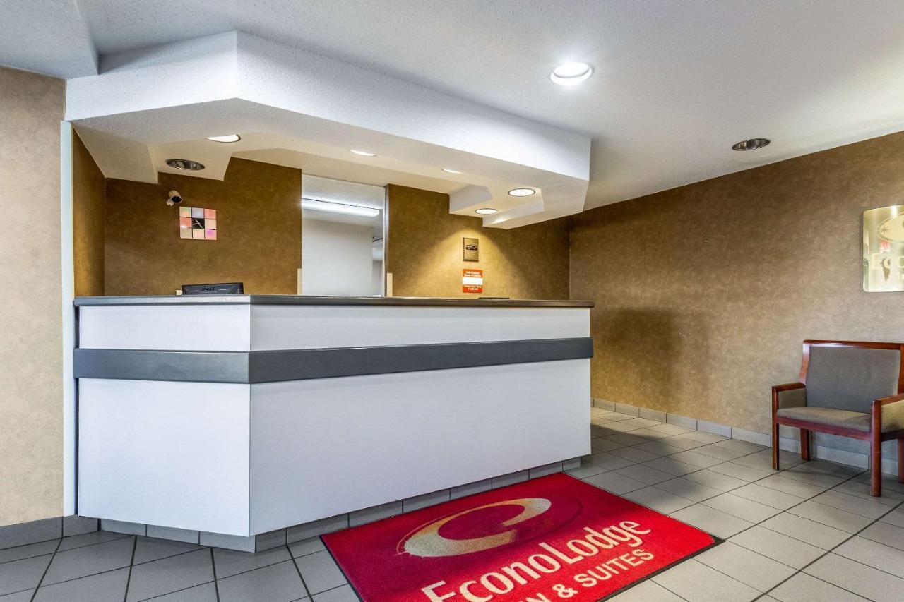 Econo & Evansville Hotel