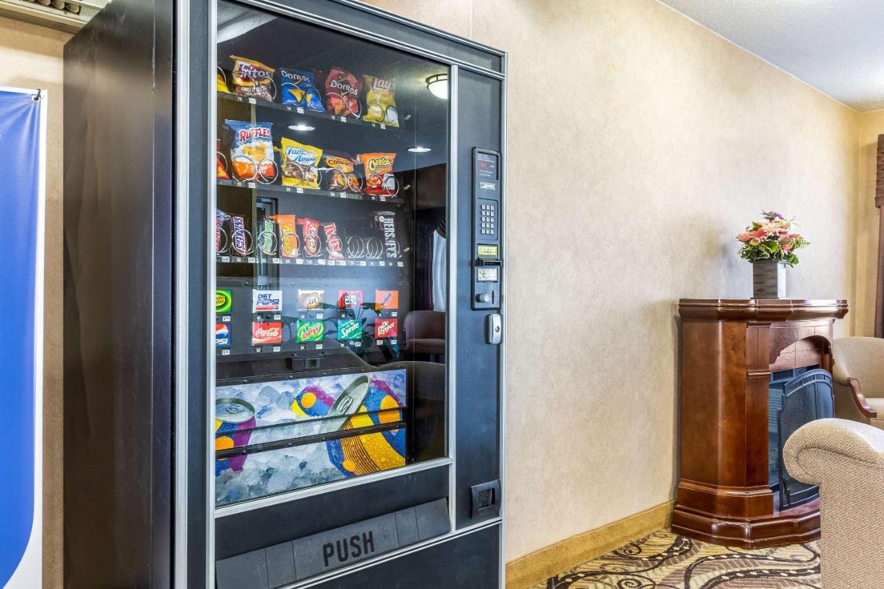 Econo Inn&suites Evansville Hotel 2*