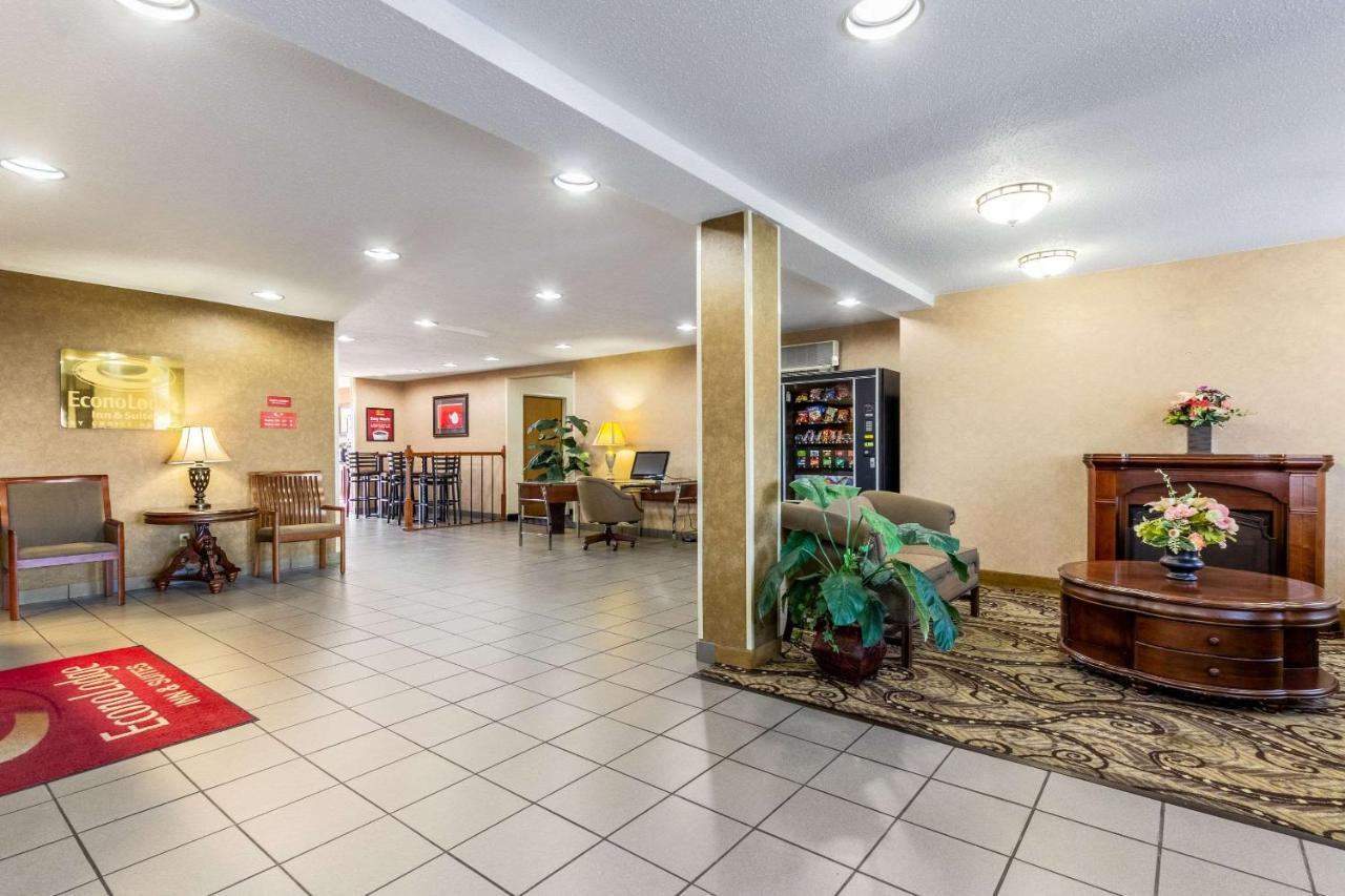 Hotel Econo Inn&suites Evansville 2*